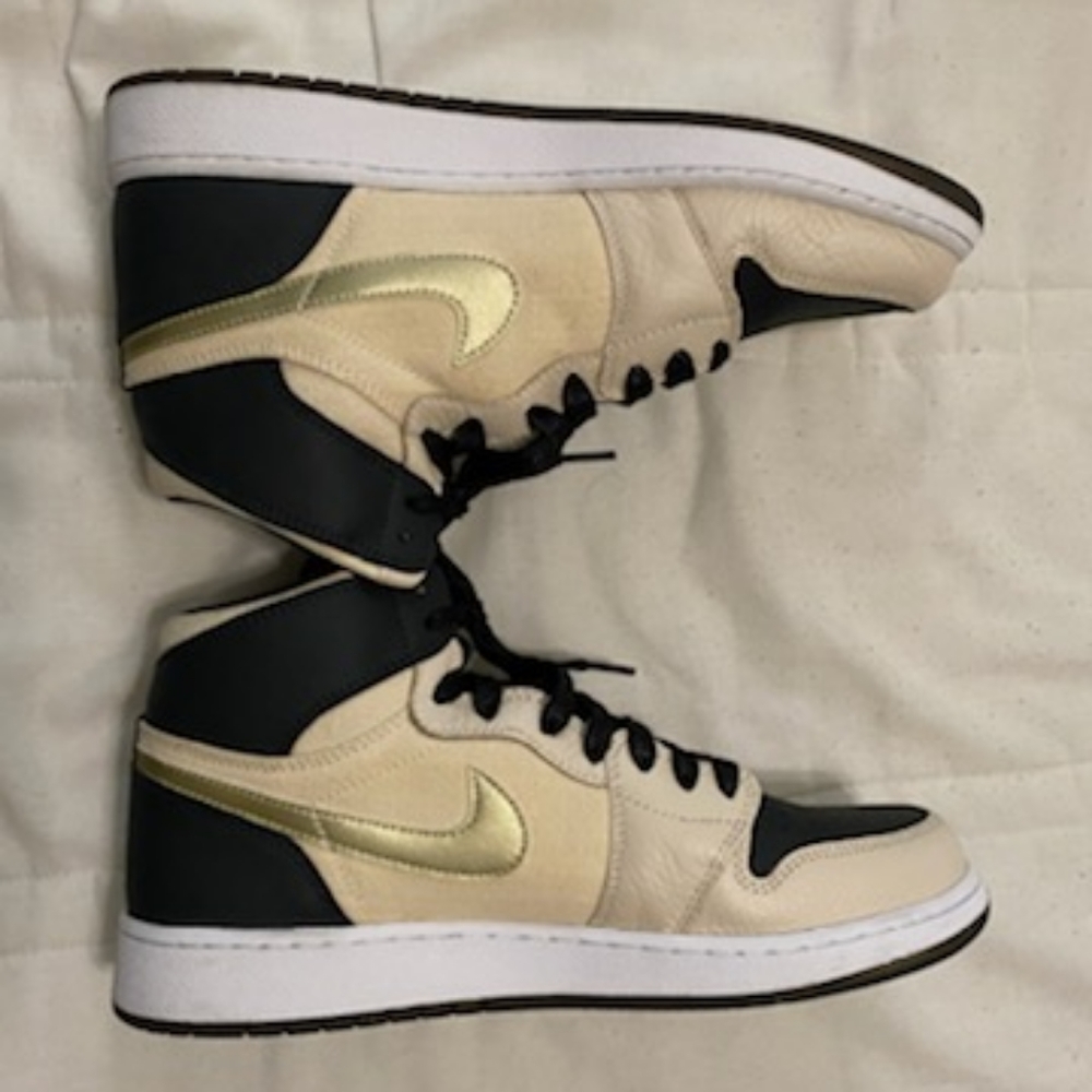 Pearl White/Black/Gold Jordan 1 Size 9Y